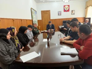 Власти Карабудахкентского района вручили семьям погибших участников СВО государственные награды