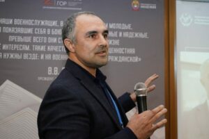 Глава Минцифры РД выступил перед участниками программы «Доблесть гор»