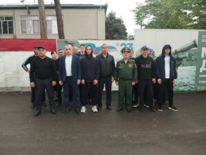 Замглавы Сулейман-Стальского района напутствовал призывников перед отправкой в армию