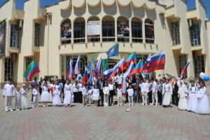Матерей погибших бойцов наградили на форуме в Дагестане