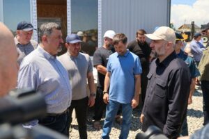 В Мамедкале приступили к кладке стен домов для пострадавших от паводков