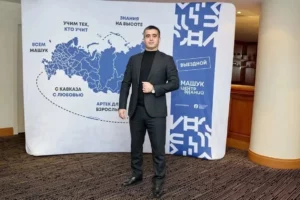 Школьная мастерская из Каспийска шьёт палатки для бойцов СВО и помогает детдомам