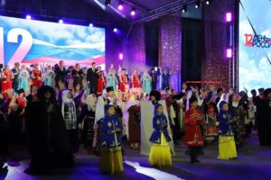 Артисты десяти регионов и трёх стран выступили в Махачкале в День России