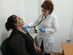 Мобильная бригада доставила 140 пожилых жителей Дербентского района на диспансеризацию